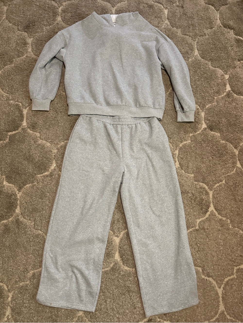 Relaxed Light Gray Sweatshirt & Wide-Leg Lounge Pants Set